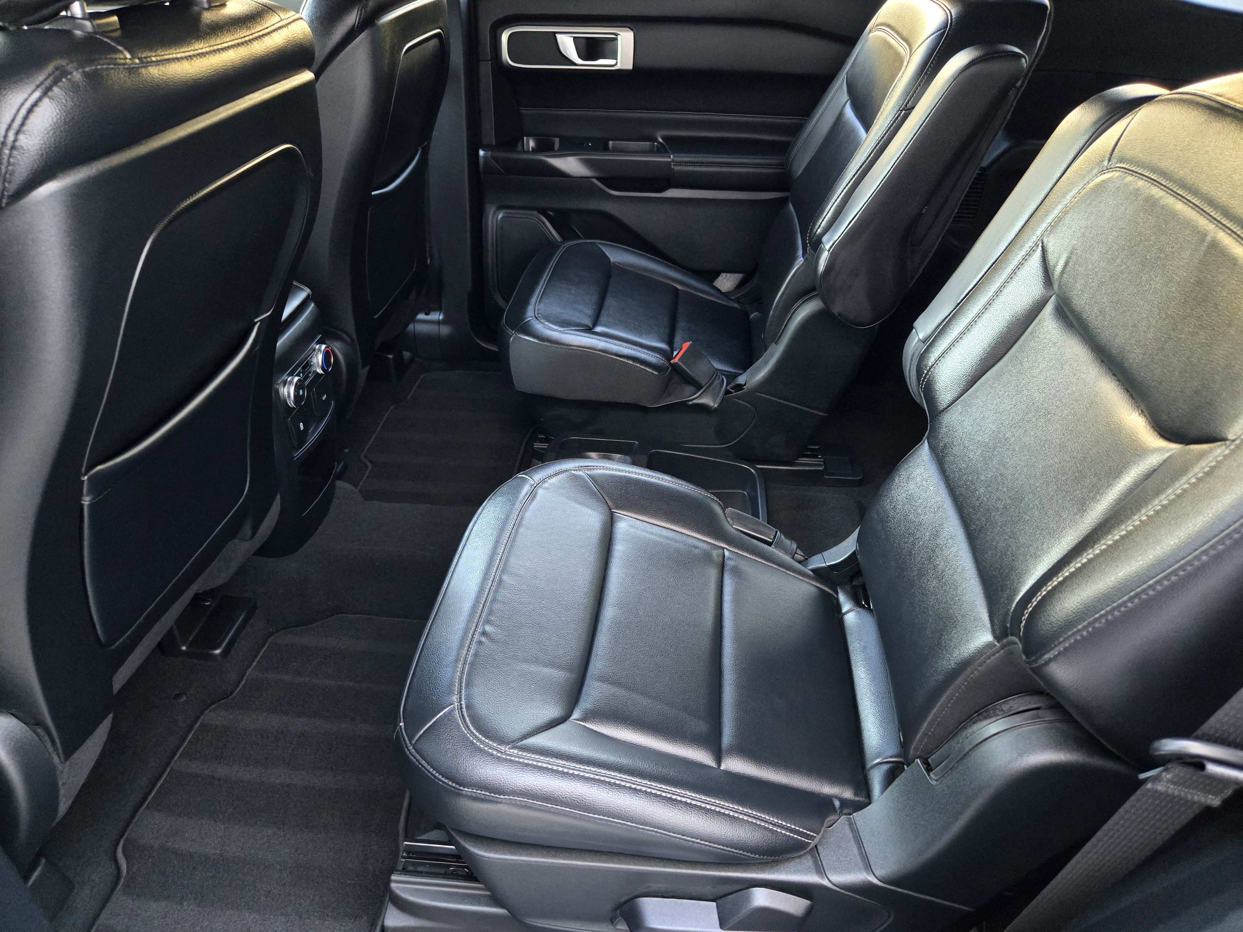 Certified 2020 Ford Explorer XLT w/ Equipment Group 202A image 21