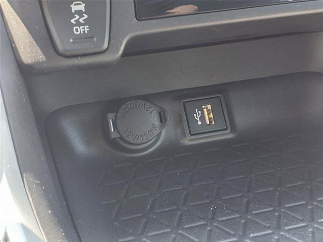 Used 2025 Toyota RAV4 XLE AWD/4WD image 9