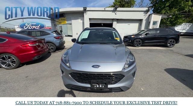 Certified 2022 Ford Escape SE w/ SE Sport Appearance Package AWD/4WD image 5