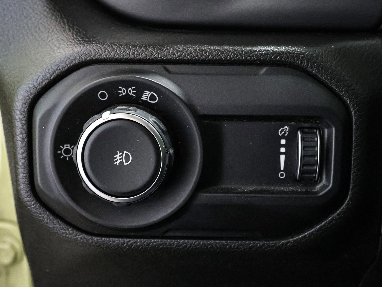 Used 2023 Jeep Wrangler Willys image 30