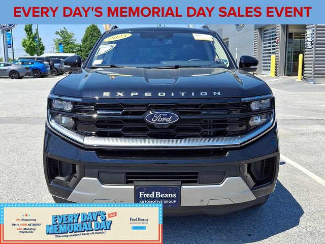 Certified 2025 Ford Expedition Max Platinum AWD/4WD image 3