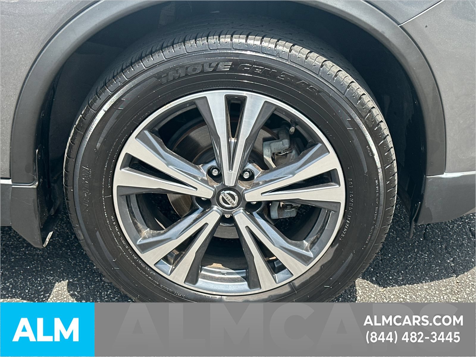 Used 2019 Nissan Rogue SV w/ Premium Package FWD image 14