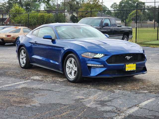 Certified 2022 Ford Mustang Coupe image 3