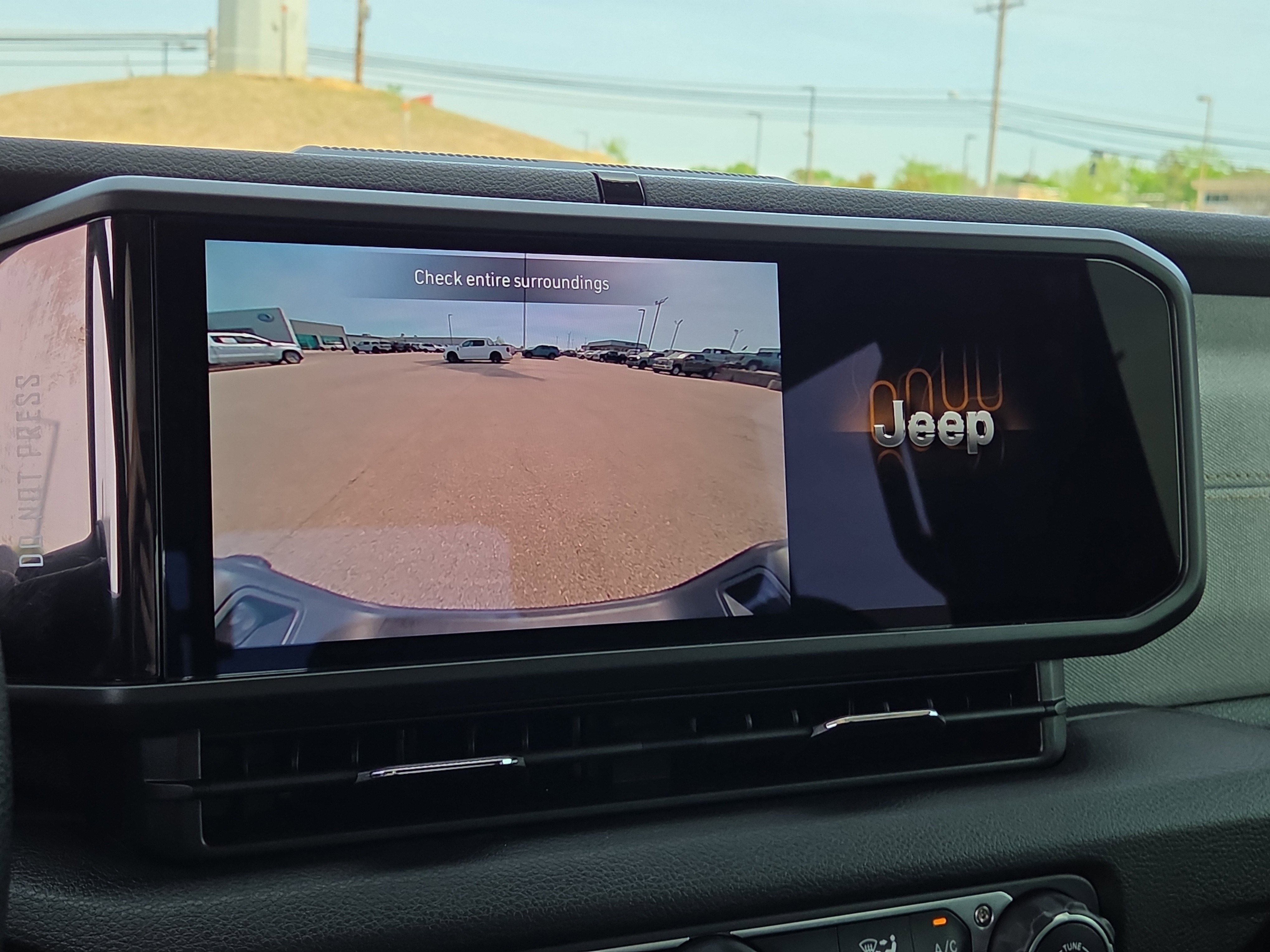 Used 2024 Jeep Gladiator Sport AWD/4WD image 24