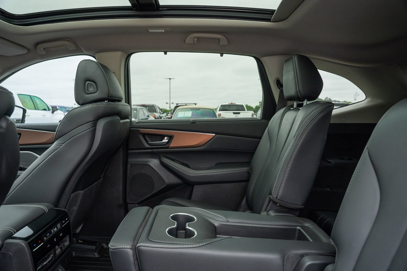 Used 2022 Acura MDX FWD w/ Technology Package image 24