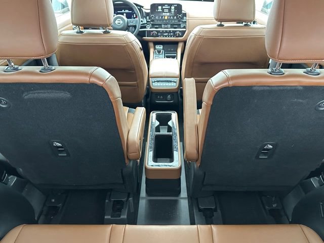 Used 2024 Nissan Pathfinder Platinum w/ Lighting Package (N92) FWD image 12
