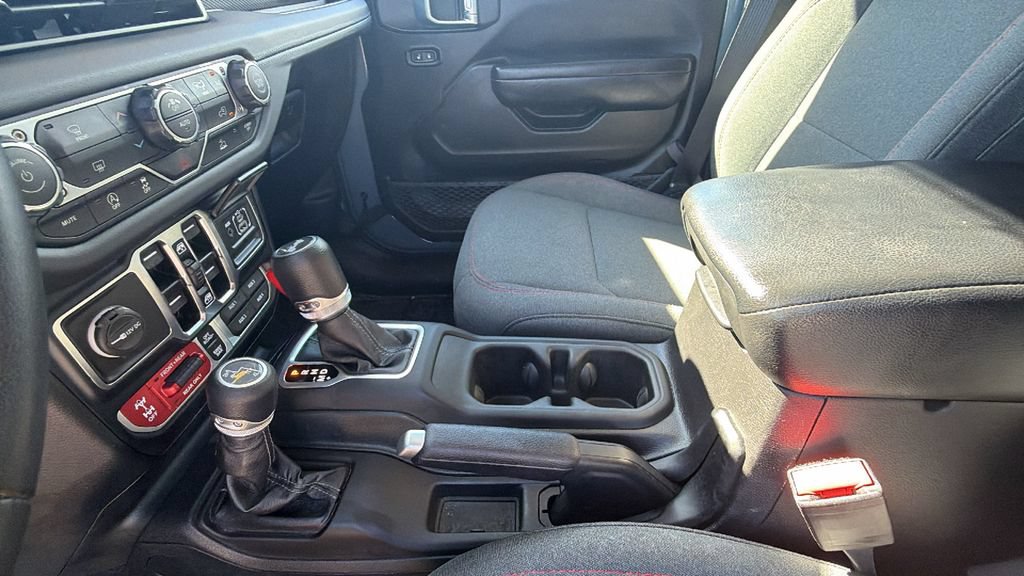 Used 2024 Jeep Wrangler Unlimited Rubicon AWD/4WD image 20