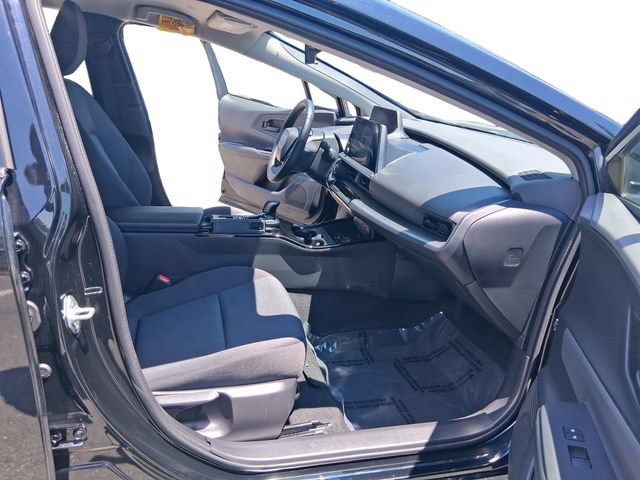 Used 2025 Toyota Prius LE FWD image 17