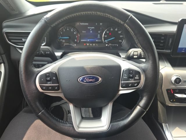 Certified 2021 Ford Explorer XLT w/ Equipment Group 202A AWD/4WD image 39