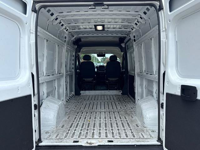 Used 2024 RAM ProMaster 2500 w/ Convenience Group FWD image 11