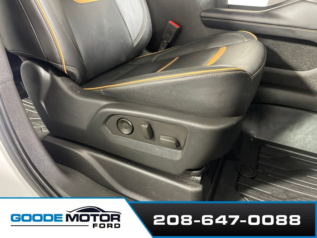 Used 2021 GMC Yukon AT4 w/ AT4 Premium Package AWD/4WD image 25