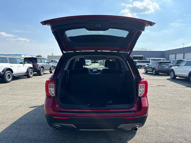 Certified 2023 Ford Explorer XLT w/ Equipment Group 202A AWD/4WD image 10