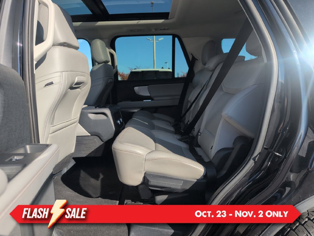 Certified 2025 Ford Expedition Active AWD/4WD image 9