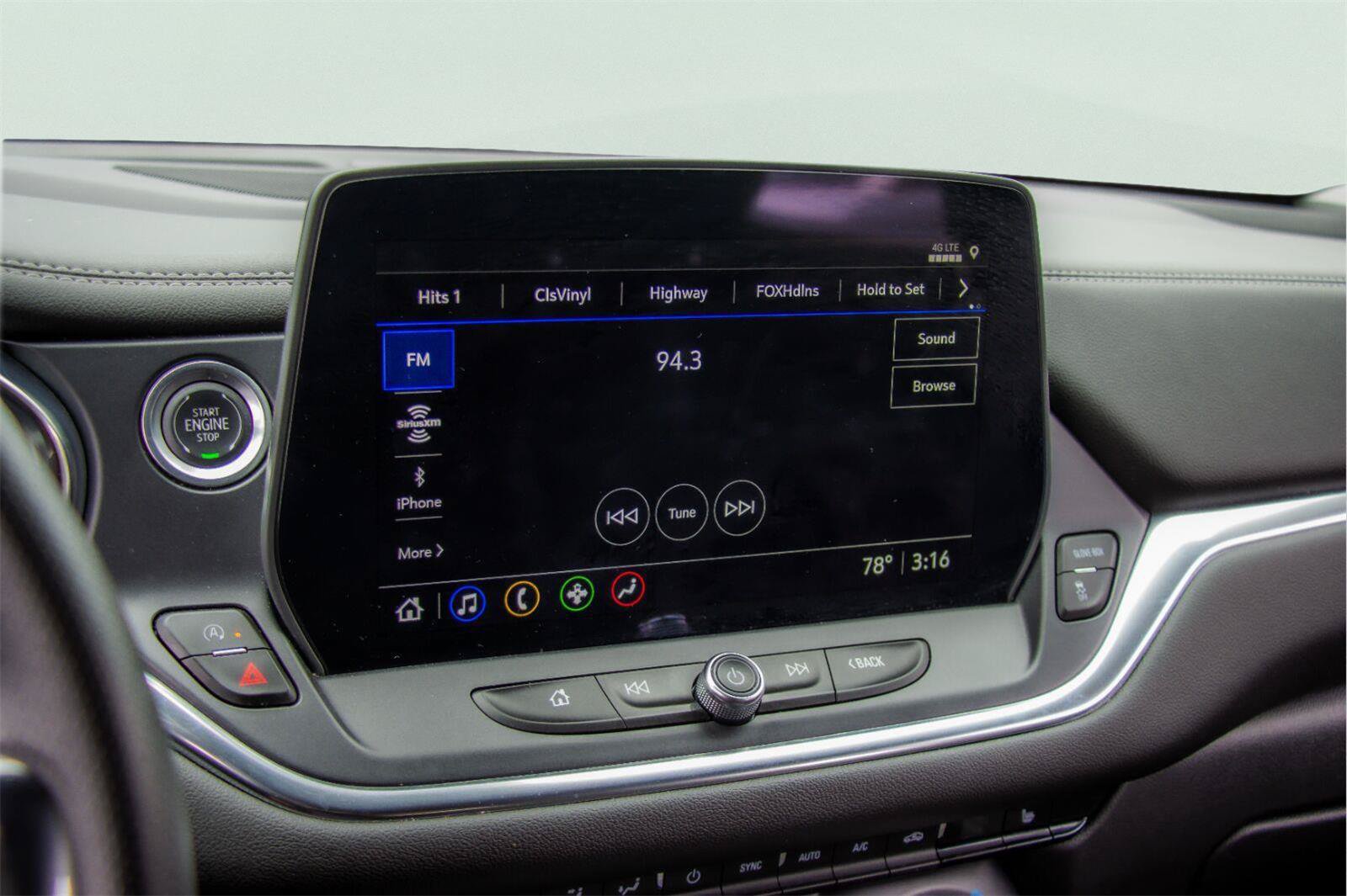 Used 2025 Chevrolet Blazer LT FWD image 12
