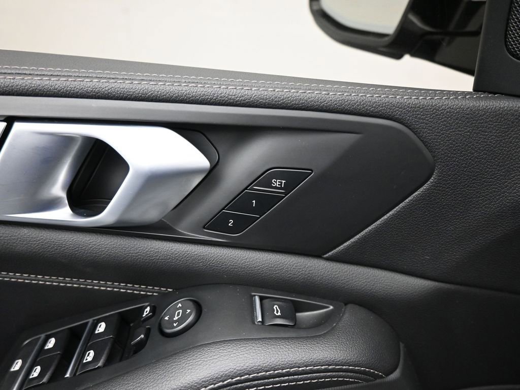 Used 2021 BMW X5 sDrive40i w/ Convenience Package image 12