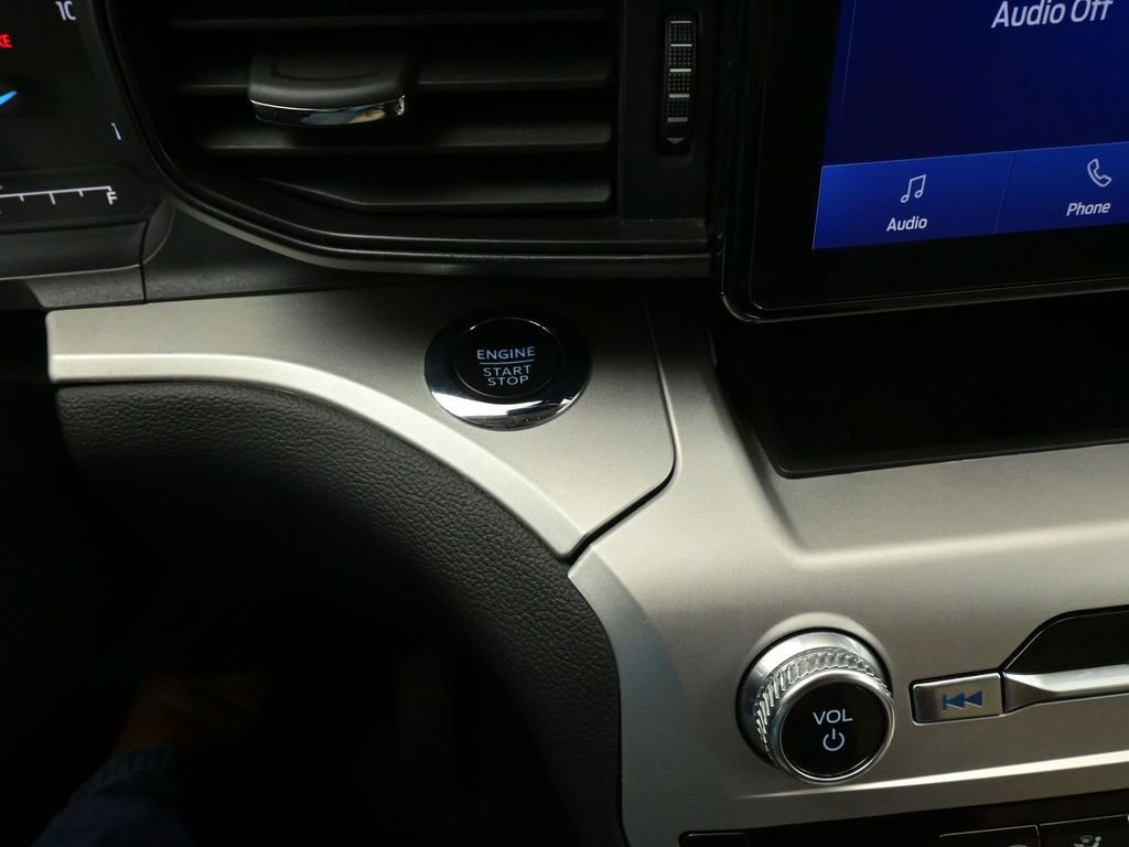 Certified 2022 Ford Explorer XLT w/ Class IV Trailer Tow Package image 31