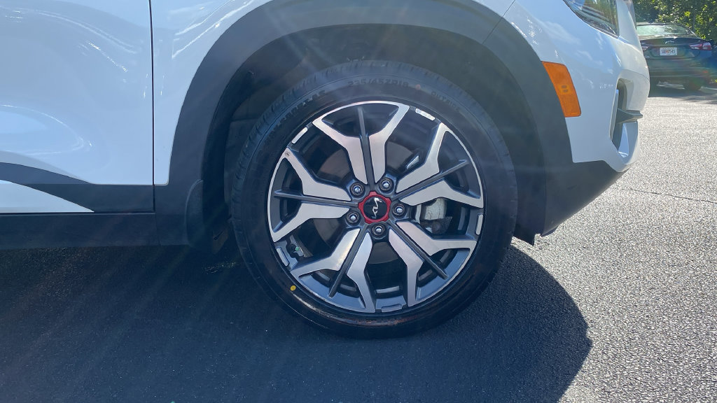 Used 2022 Kia Seltos SX w/ Sunroof Package AWD/4WD image 10