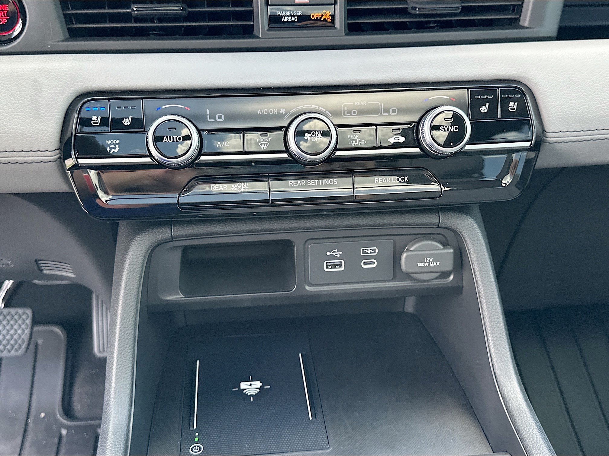 Used 2025 Honda Pilot Elite image 16