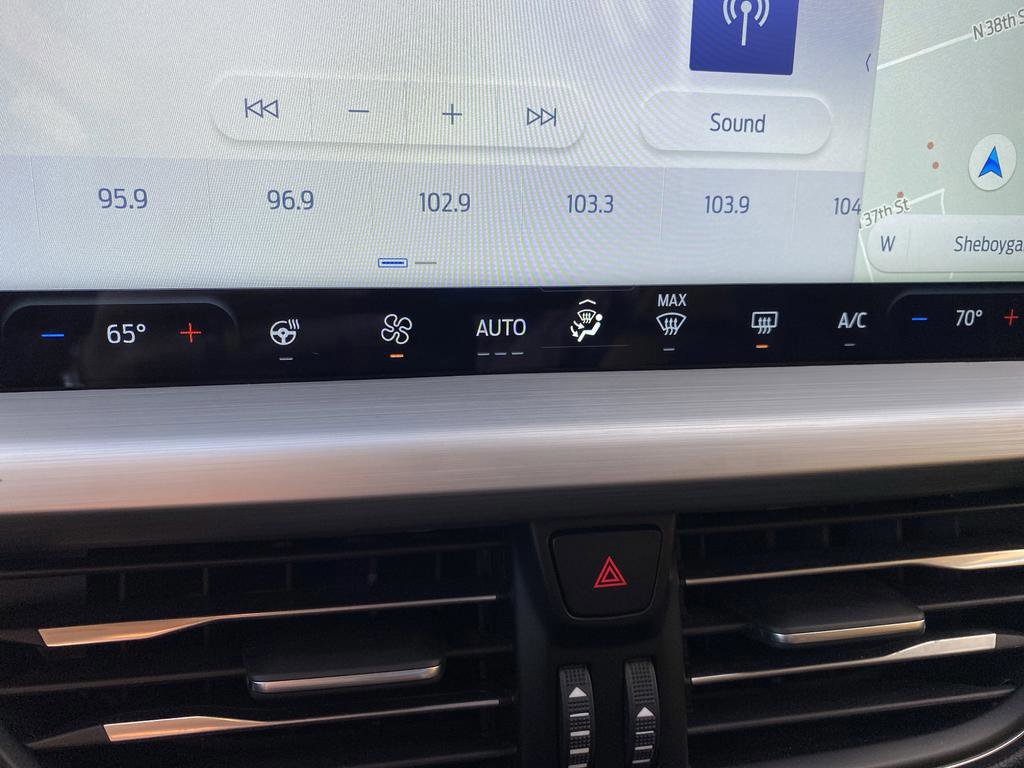 Certified 2025 Ford Escape Platinum image 26