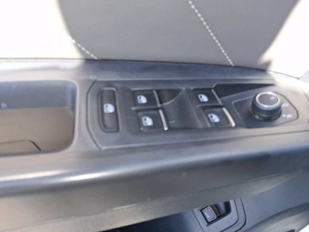 Used 2022 Volkswagen Atlas Cross Sport SE AWD/4WD image 11