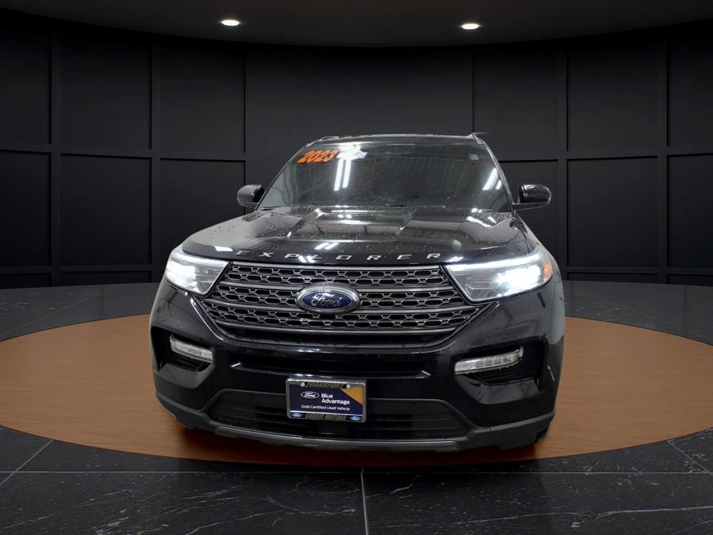 Certified 2023 Ford Explorer XLT w/ Equipment Group 202A AWD/4WD image 2