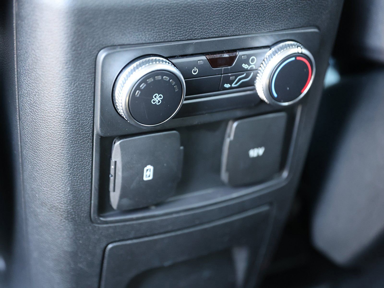 Certified 2022 Ford Explorer XLT w/ Class IV Trailer Tow Package image 26