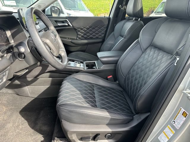 Used 2024 Mitsubishi Outlander SEL Black Edition AWD/4WD image 19
