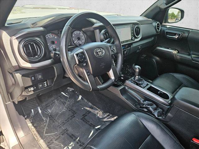 Used 2021 Toyota Tacoma TRD Sport w/ TRD Premium Sport Package AWD/4WD image 6