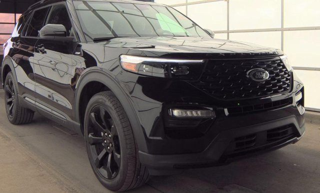 Certified 2023 Ford Explorer ST-Line w/ Class IV Trailer Tow Package image 3