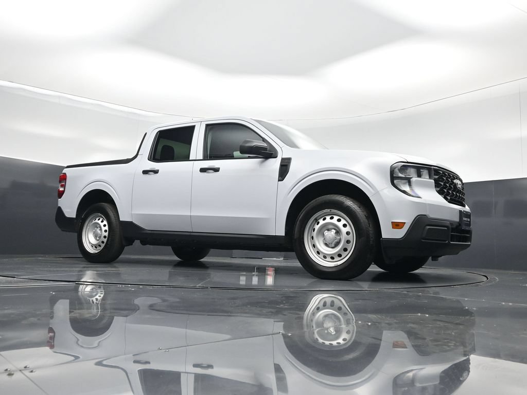 Certified 2025 Ford Maverick XL FWD image 4