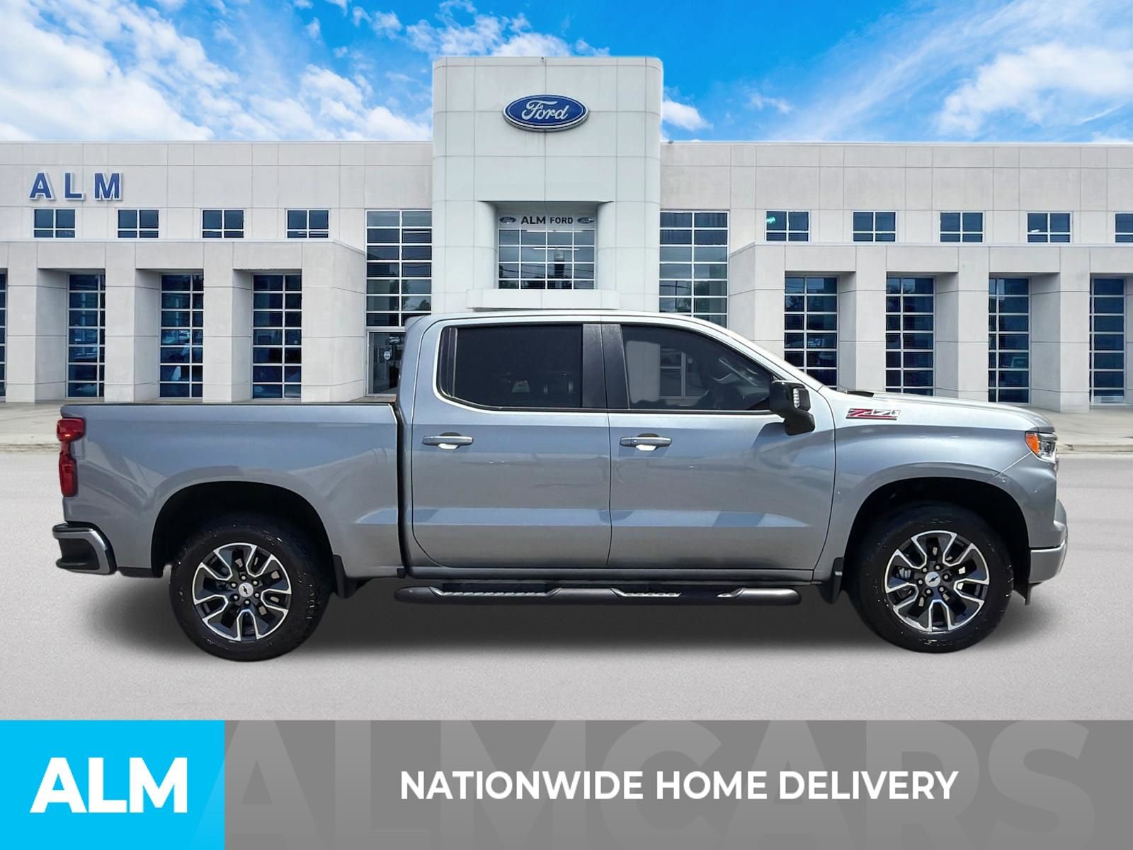 Used 2024 Chevrolet Silverado 1500 RST w/ Convenience Package II image 4