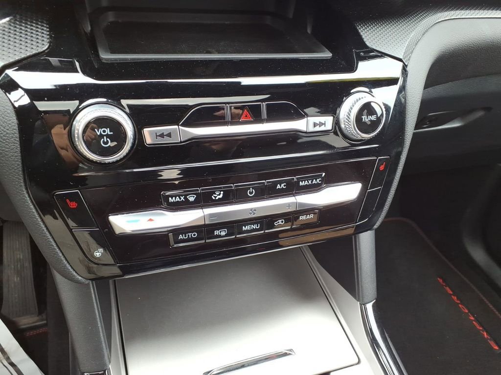 Certified 2024 Ford Explorer ST-Line w/ Class IV Trailer Tow Package image 25