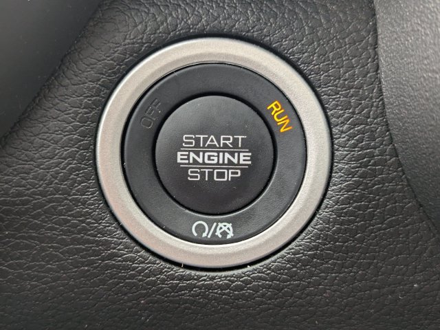 Used 2025 RAM 3500 Laramie AWD/4WD image 28