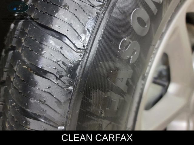 Used 2024 Chrysler Pacifica Touring-L FWD image 11