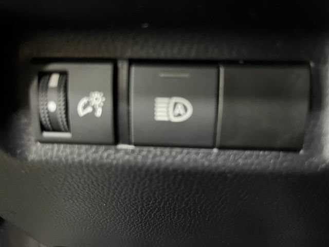 Used 2024 Toyota RAV4 LE AWD/4WD image 15