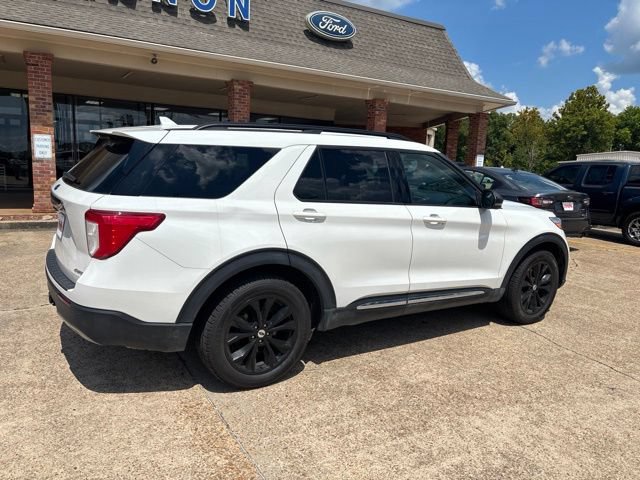 Certified 2023 Ford Explorer XLT w/ Equipment Group 202A AWD/4WD image 5