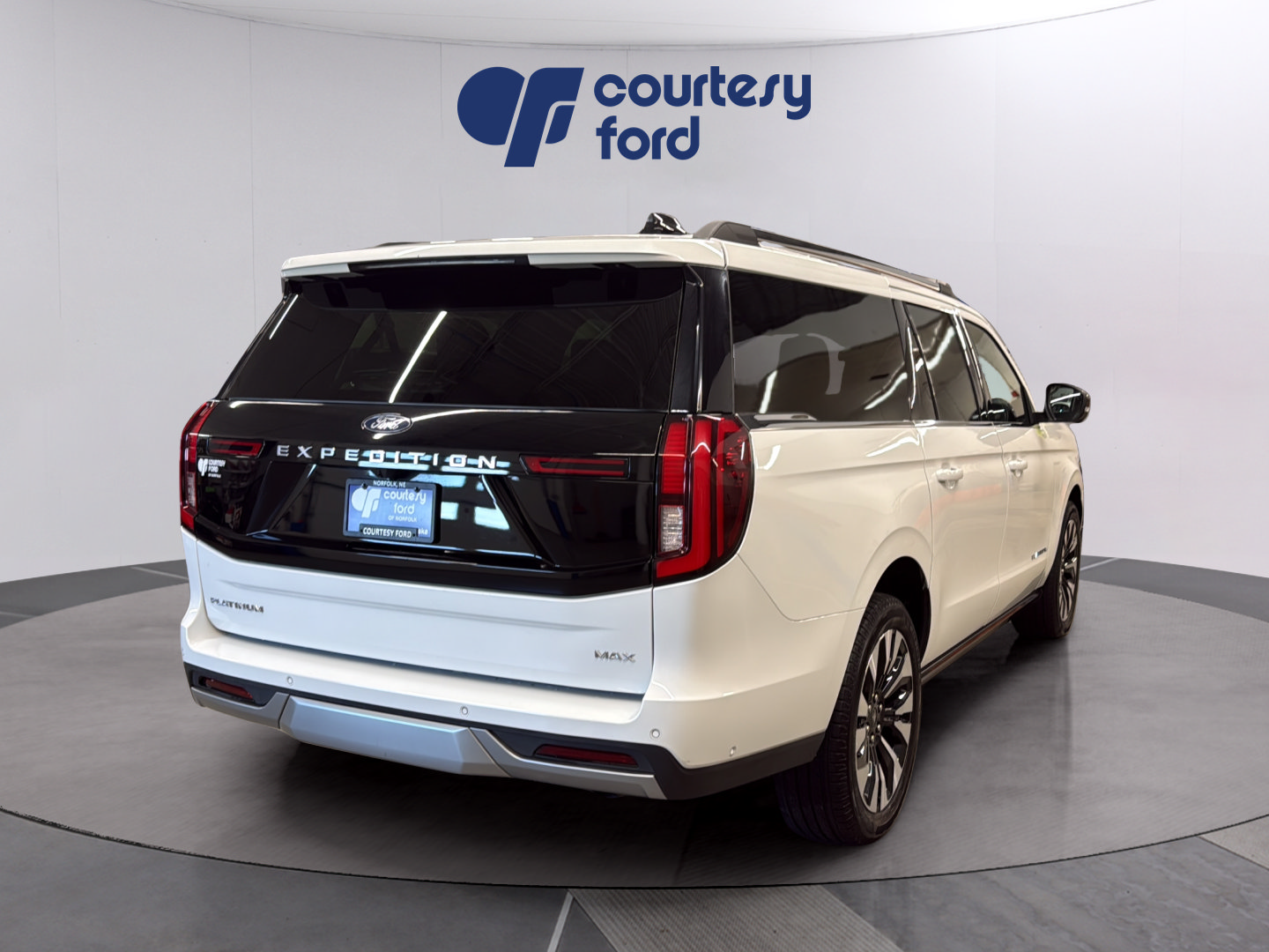 Certified 2025 Ford Expedition Max Platinum w/ Driver's Package AWD/4WD image 7