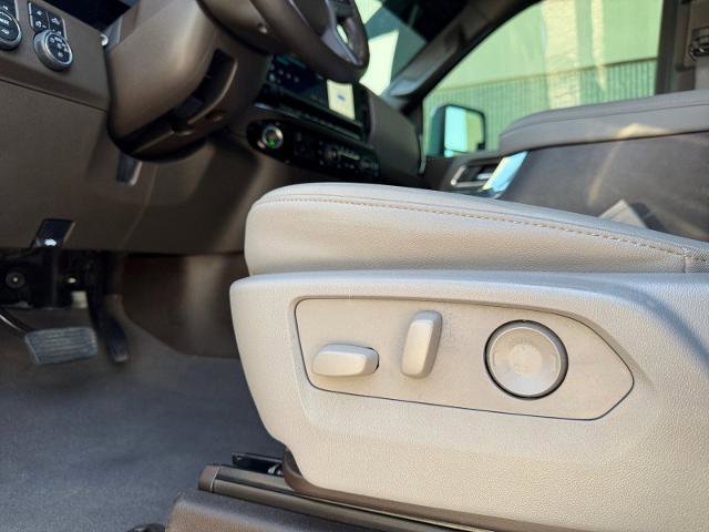 Used 2024 Chevrolet Silverado 2500 LTZ w/ LTZ Convenience Package image 22