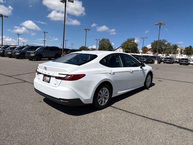 Used 2025 Toyota Camry LE FWD image 5