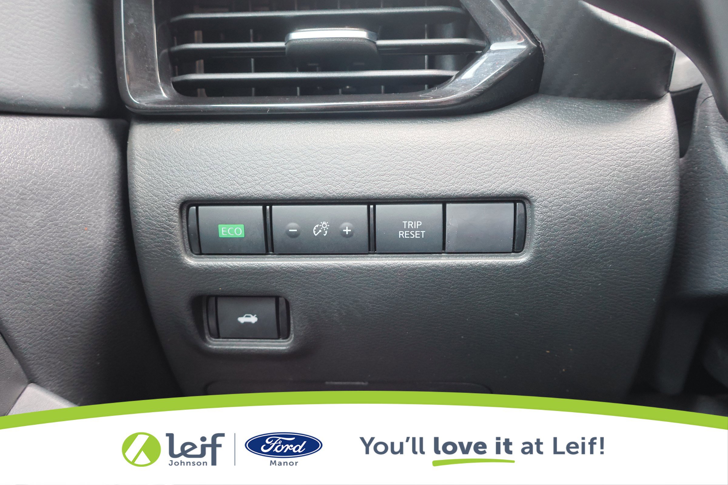 Used 2024 Nissan Sentra SV image 15