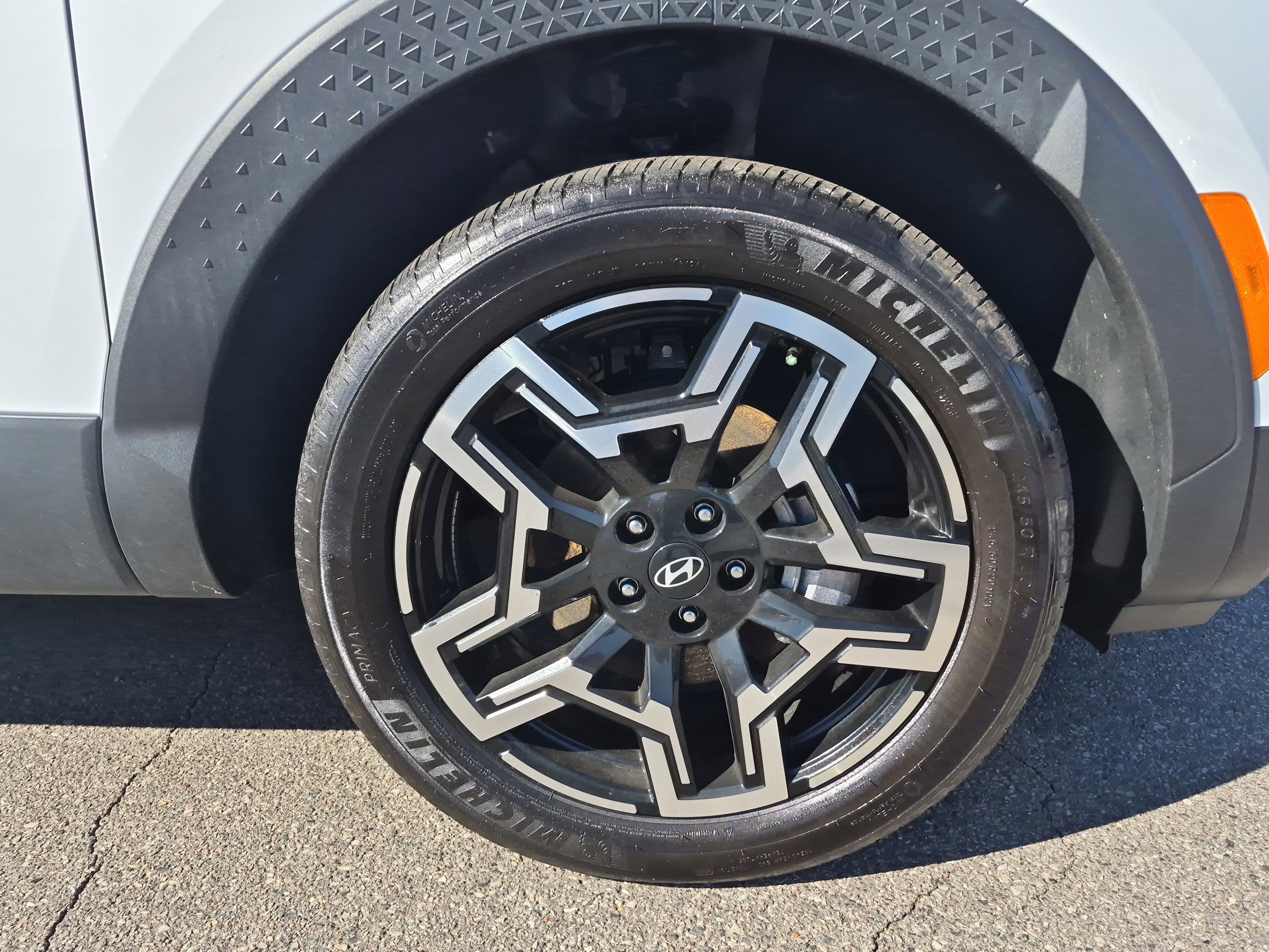 Used 2025 Hyundai Santa Cruz Limited image 9