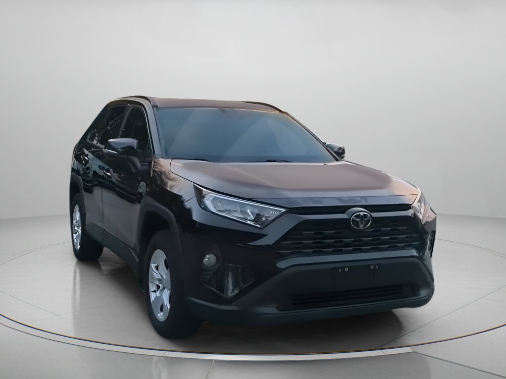 Used 2021 Toyota RAV4 XLE AWD/4WD image 2