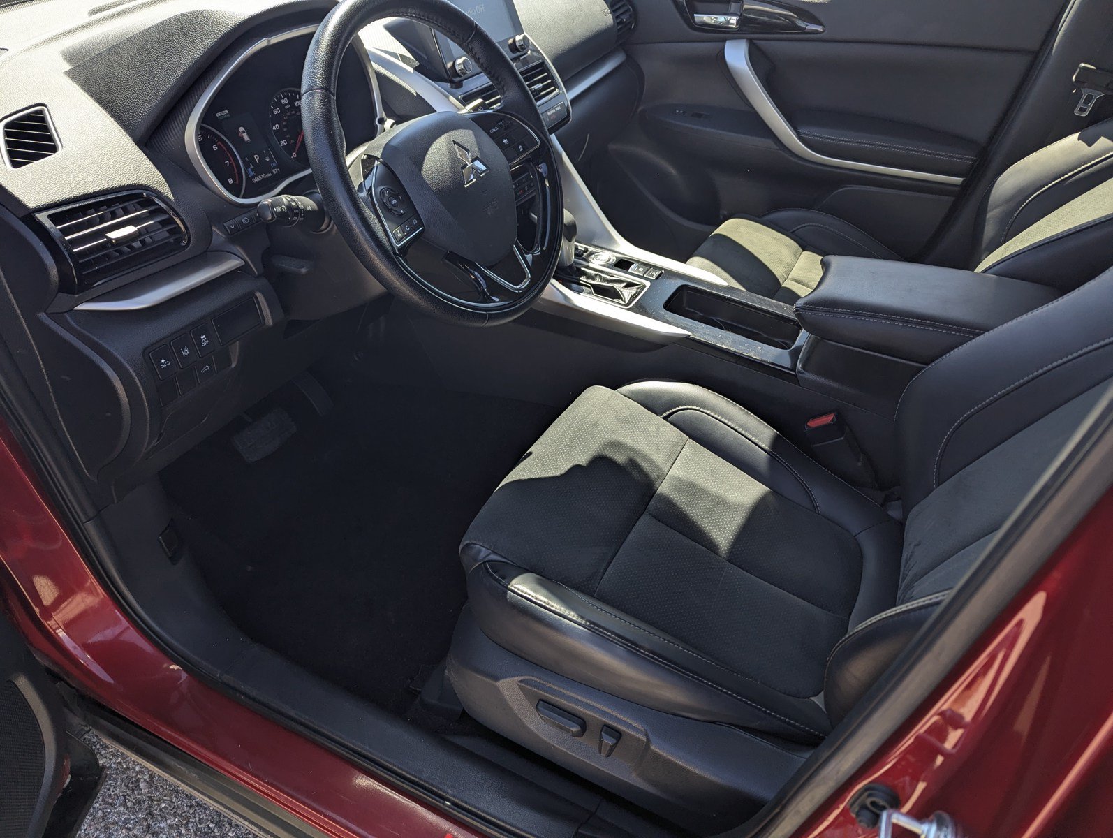Used 2024 Mitsubishi Eclipse Cross AWD image 9