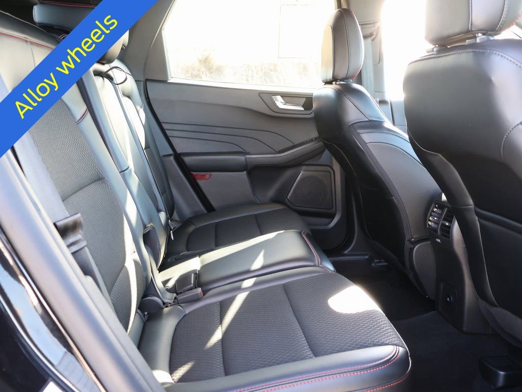 Certified 2025 Ford Escape ST-Line AWD/4WD image 13