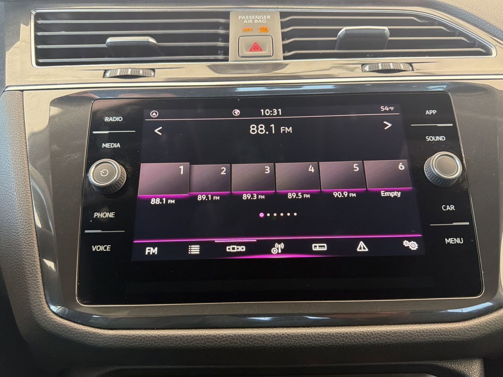 Used 2023 Volkswagen Tiguan SE R-Line image 23