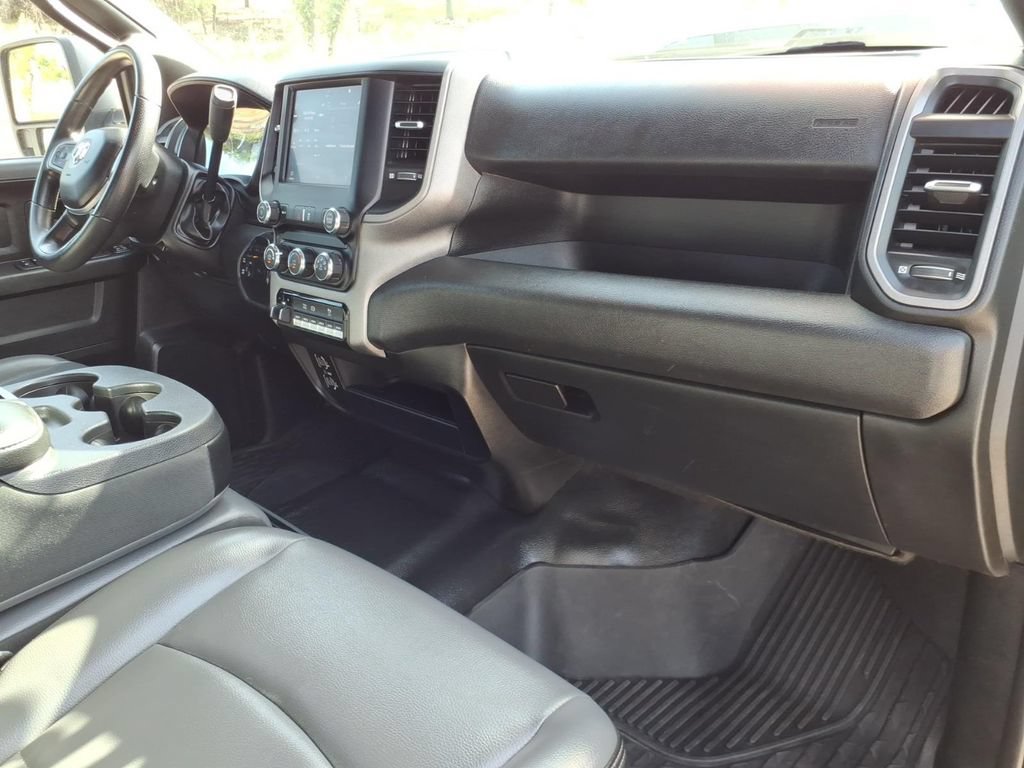Used 2024 RAM 2500 Tradesman w/ Chrome Appearance Group AWD/4WD image 5