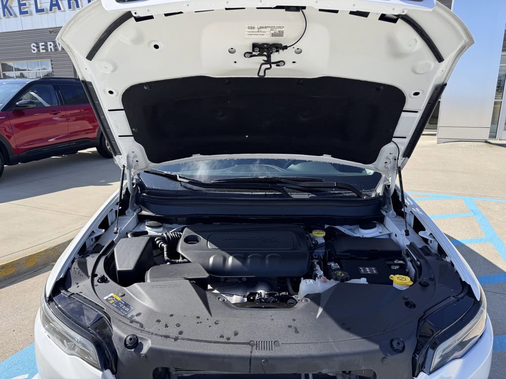 Used 2023 Jeep Cherokee Altitude Lux image 44