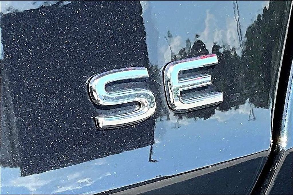 Used 2023 Volkswagen Jetta SE FWD image 25