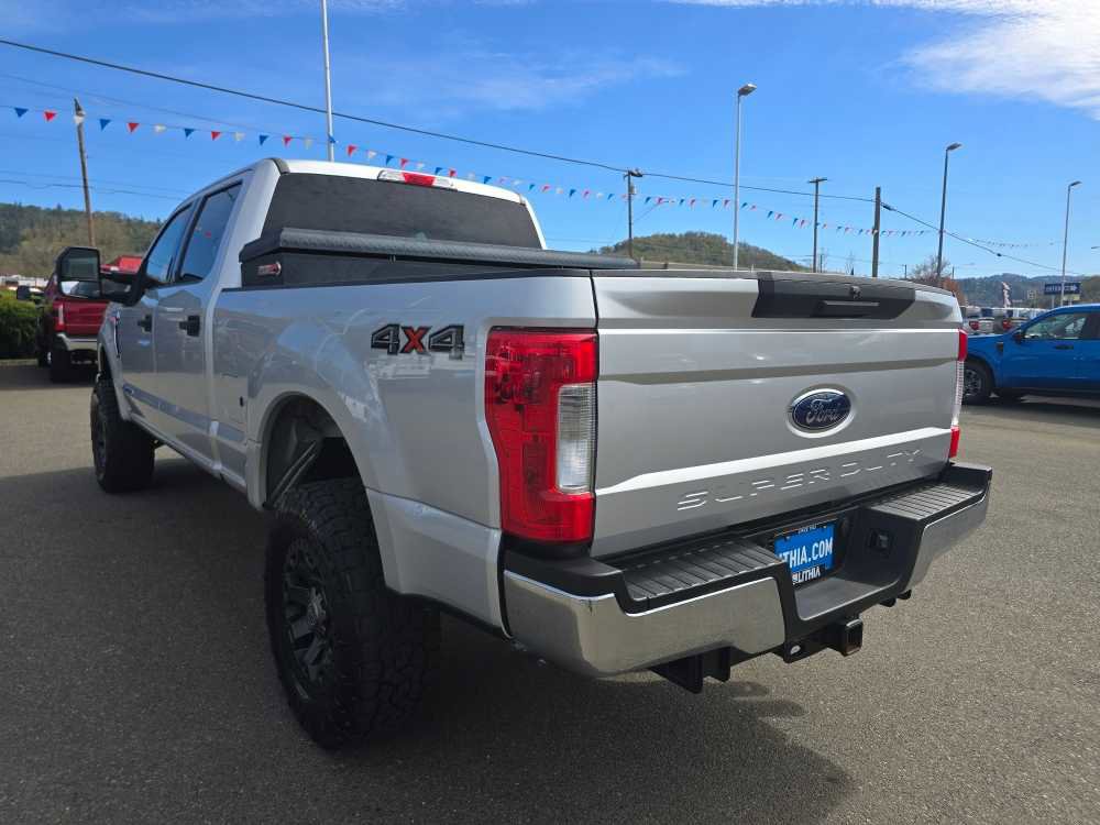 Certified 2018 Ford F250 XLT image 4
