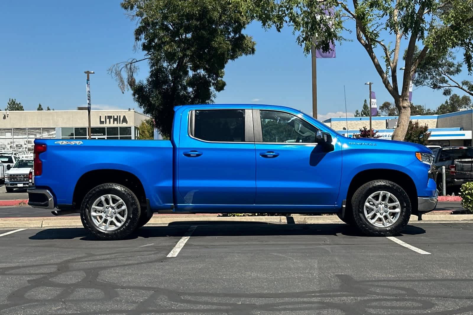 Used 2026 Chevrolet Silverado 1500 LT w/ Safety Package AWD/4WD image 9